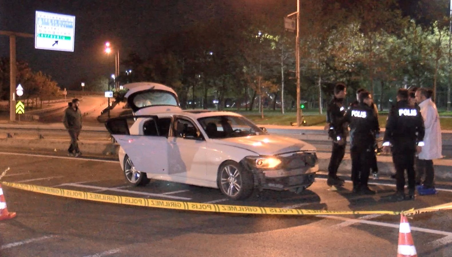 dur ihtarina uymadi 5 polis aracina carpti kovalamaca sonucu vurularak yakalandi rqxnJbdC.jpg