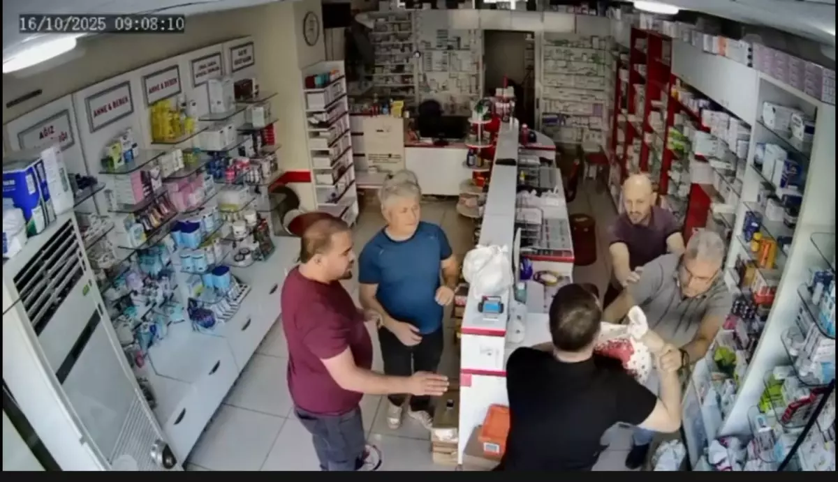 eczaciya sopali saldiri AkFrObxt.jpg