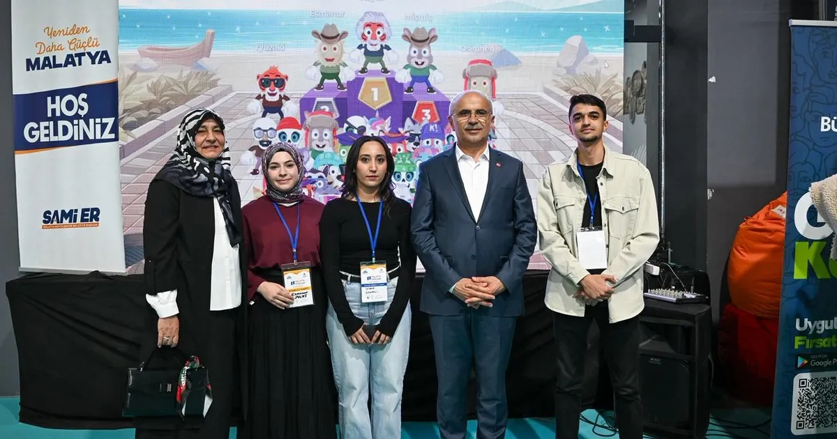 malatyada sair ve yazarlardan fuar ovgusu YSRwcvwE.webp