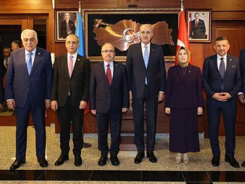 TBMM Başkanı Kurtulmuş, Türkiye’nin Bakü Büyükelçiliğini ziyaret etti
